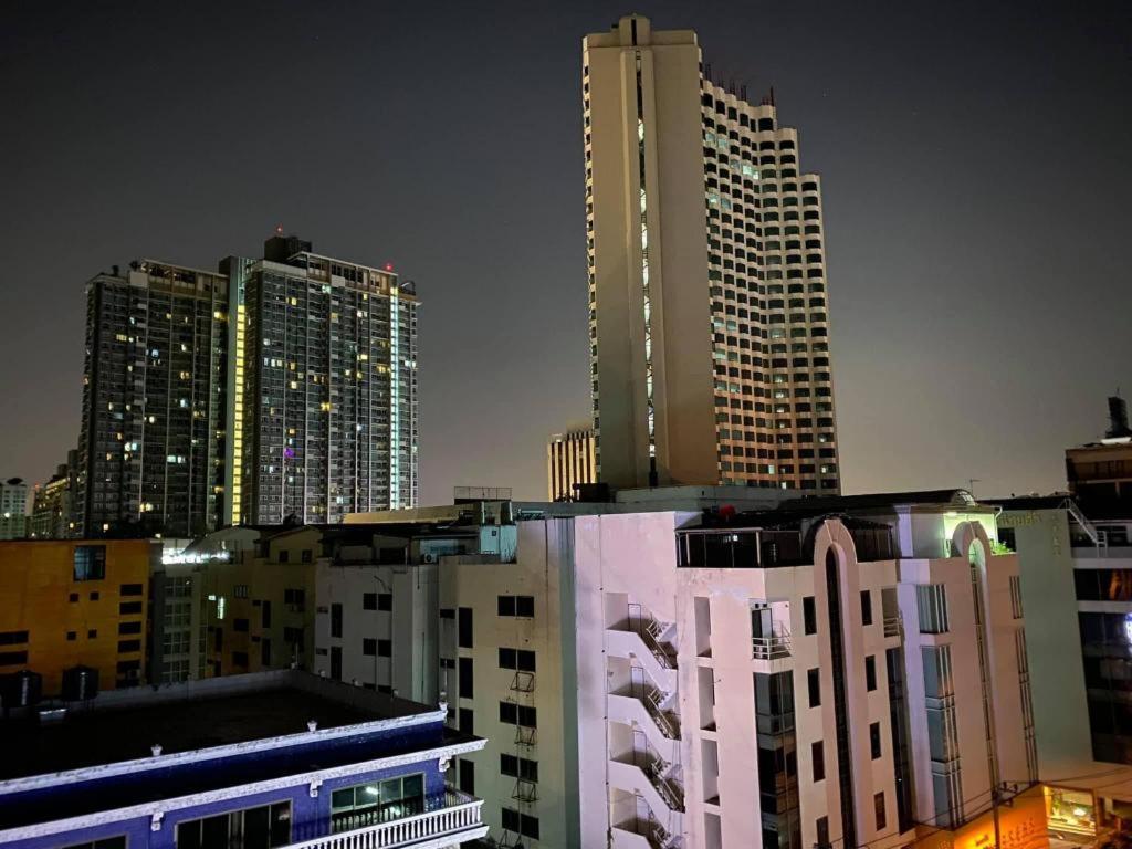 Rest@Ratchada Hotel Bangkok Exterior photo